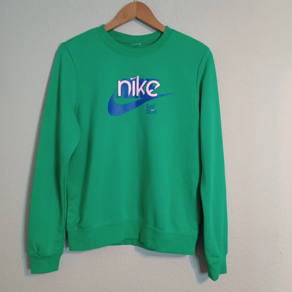 Nike Sportswear Club Graphic Sweatshirt